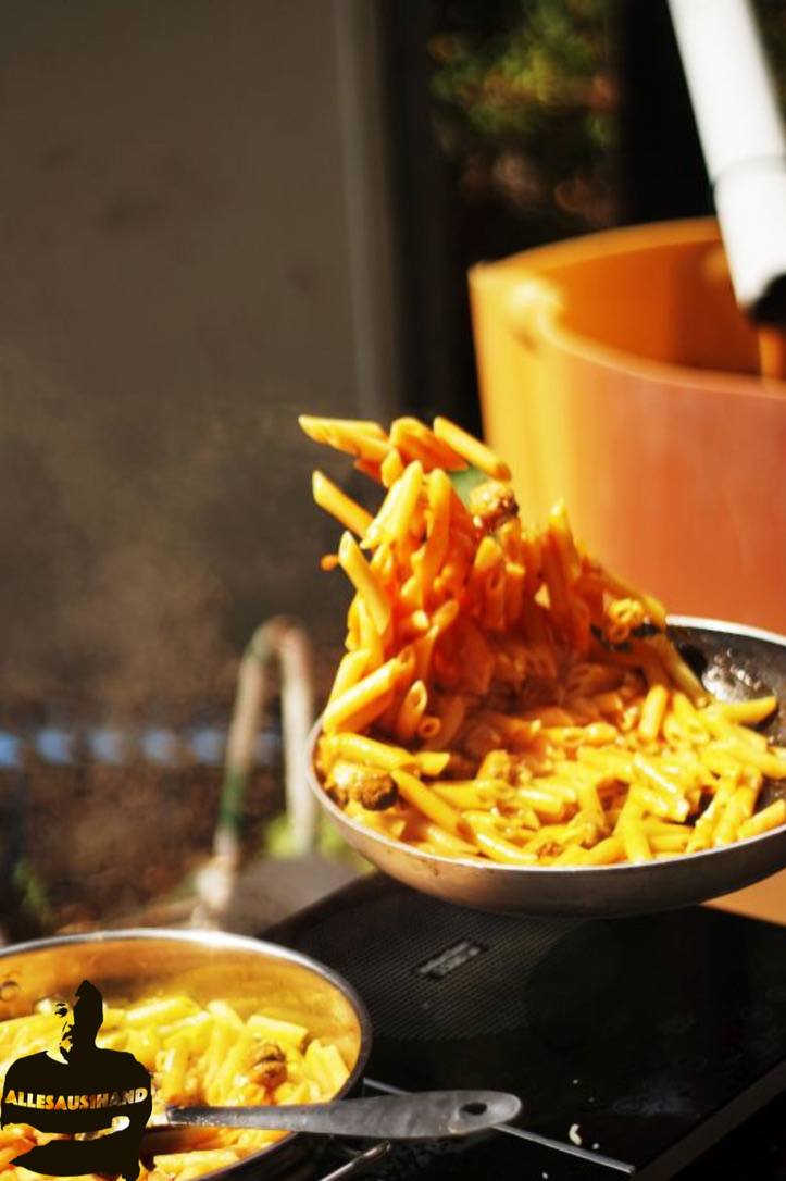 Pasta Catering Leipzig – Pasta in der Pfanne live gekocht