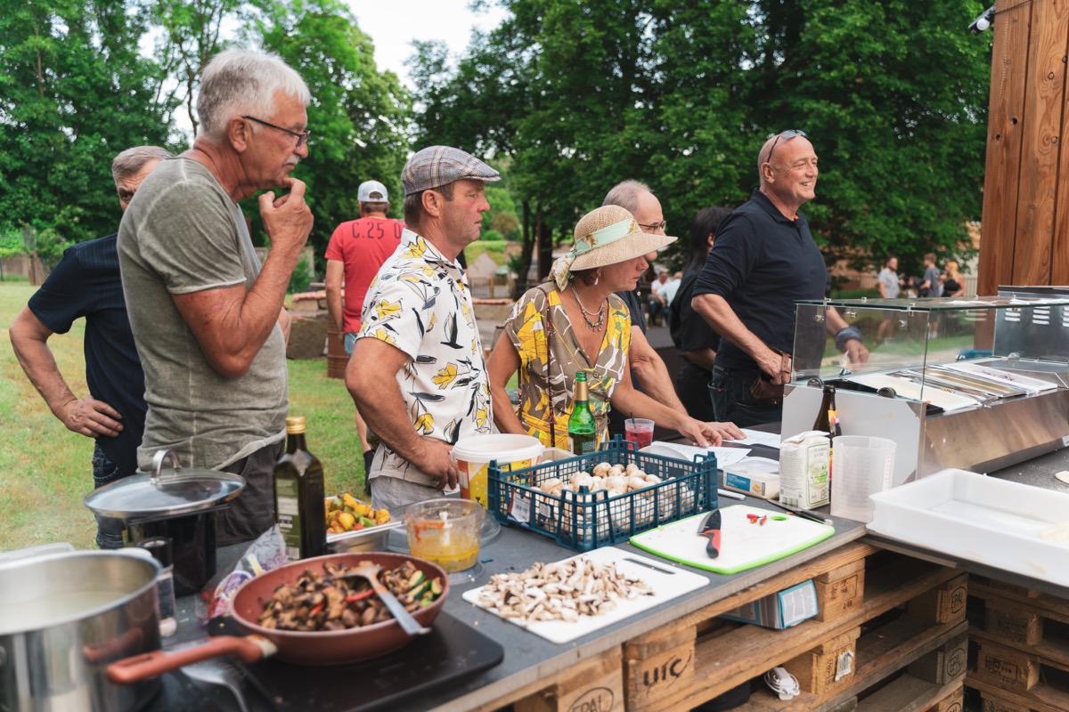 Event Catering Leipzig – Gäste genießen das Event