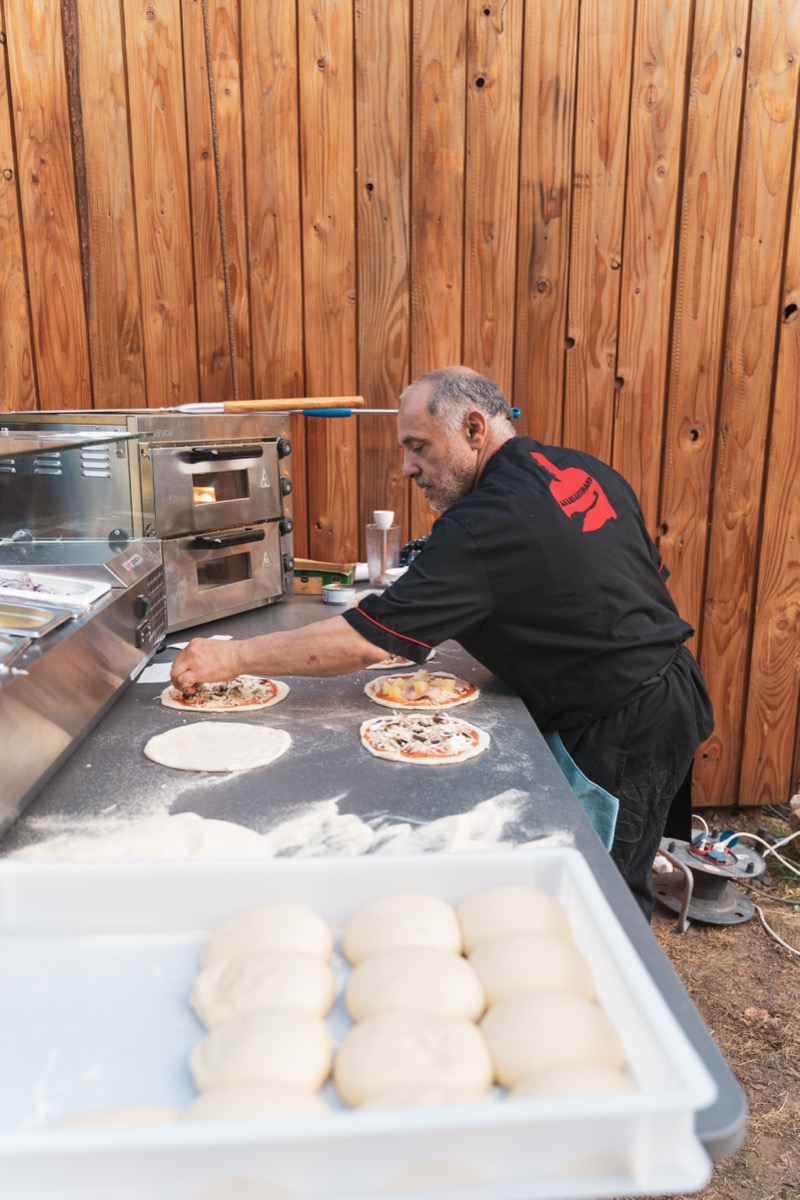 Event Catering Leipzig – Pizzen frisch belegen